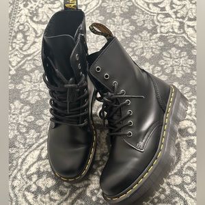 Dr. Martens Jason smooth leather boots